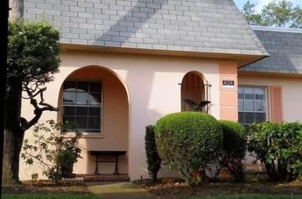 2 bedroom condo for sale at 4124 Hampton Dr Beacon Square - $69,999