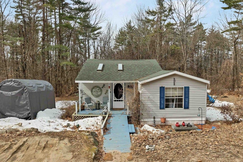 3 bedroom mobile home for sale at 15 Manbow Rd Alton - $175,000