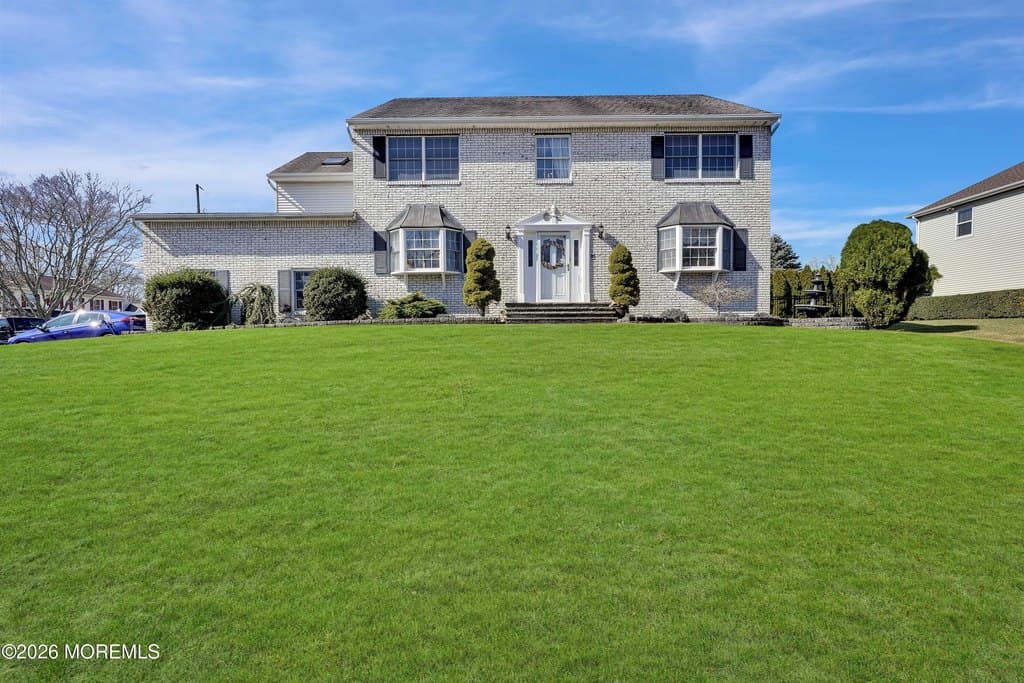 5 bedroom house for sale at 1630 Finderne St Oakhurst - $1,250,000