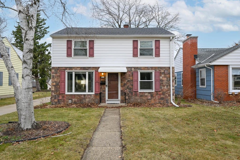 3 bedroom house for sale at 2471 N 80th St Wauwatosa - $419,900