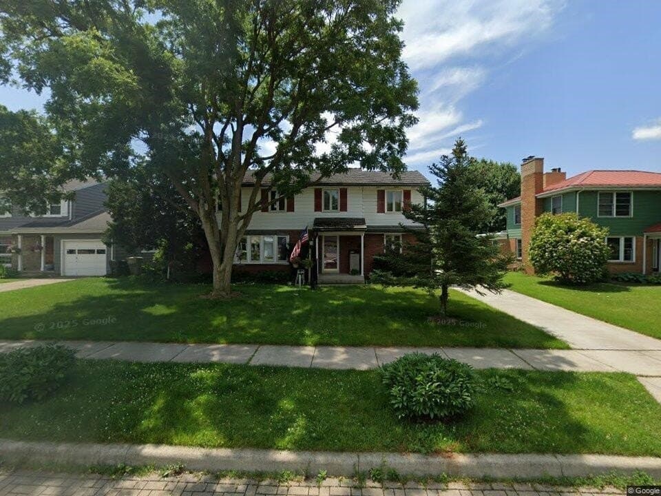 5 bedroom house for sale at 1604 Hoover Ave South Bend - $250,000