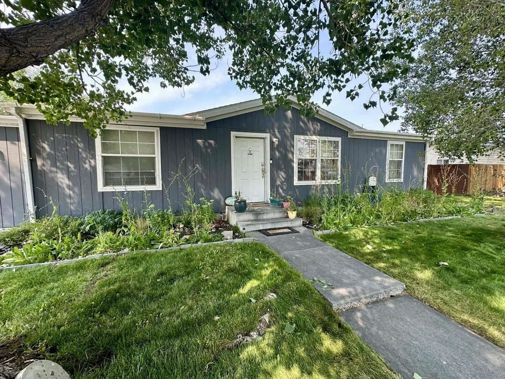 3 bedroom mobile home for sale at 608 Spire Dr Riverton 82501 - $229,000