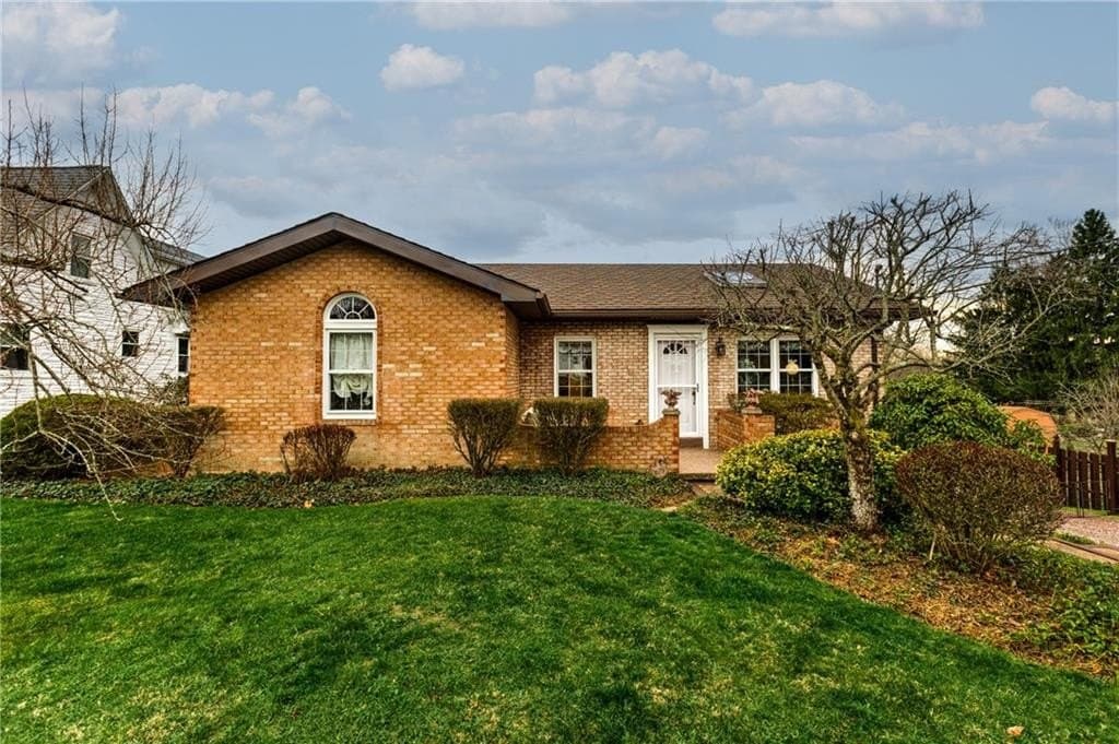 3 bedroom house for sale at 143 Charity Dr Aliquippa - $299,900