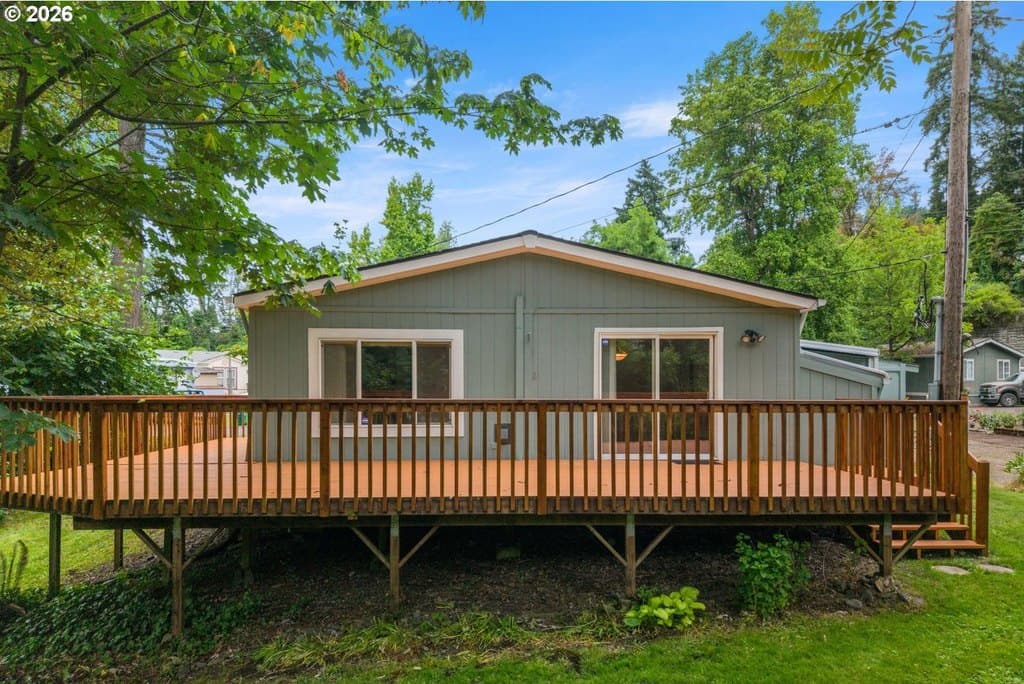 2 bedroom mobile home for sale at 16300 SE Highway 224 Unit 10 Happy Valley 97089 - $111,300