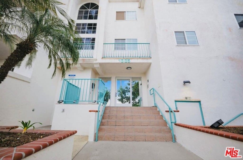 2 bedroom condo for sale at 1335 Newport Ave Apt 202 Long Beach - $539,000