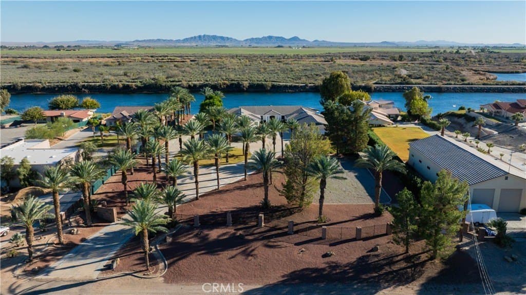 8 bedroom house for sale at 7645 Rio Vista Dr Big River - $995,000