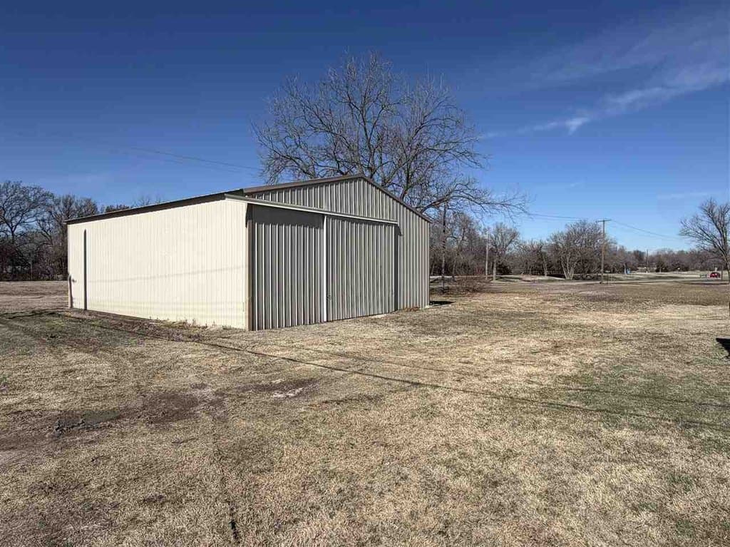 land for sale at 277 Enlow Ave Blackwell - $48,500