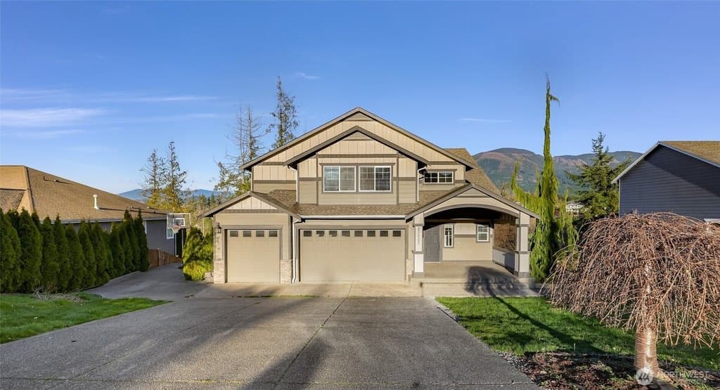 4 bedroom house for sale at 23907 Nookachamp Hills Dr Big Lake - $955,000