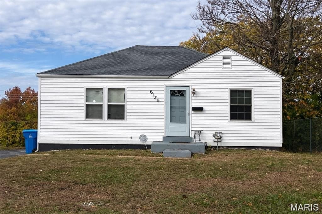 3 bedroom house for sale at 6135 Shillington Dr Berkeley - $105,000