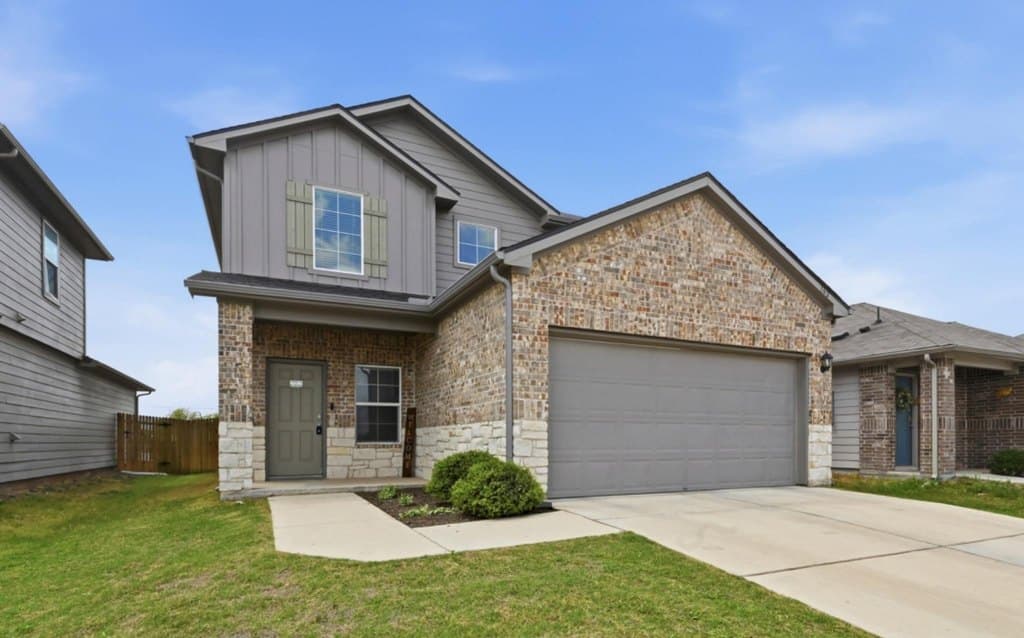 4 bedroom house for sale at 162 Euclid Ln Kyle 78640 - $310,000