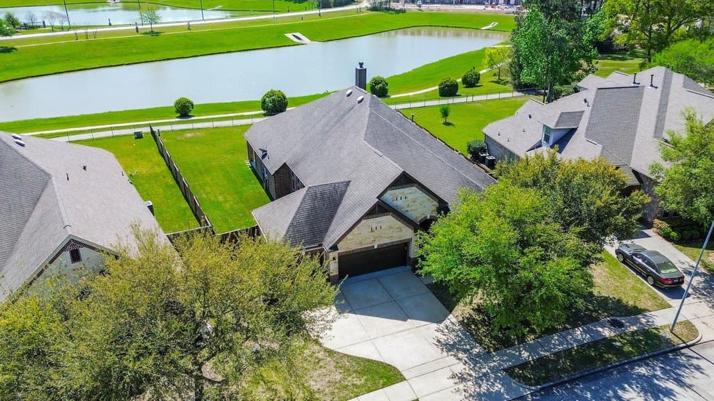4 bedroom house for sale at 10714 Winding Green Dr Atascocita - $419,900