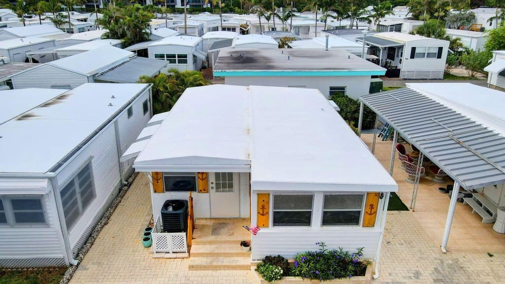 1 bedroom mobile home for sale at 18 Juniper Dr Unit J Briny Breezes - $269,000