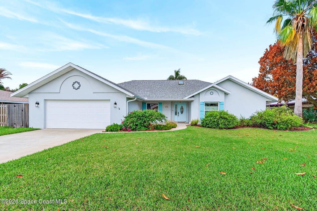 4 bedroom house for sale at 471 Tortoise View Cir Satellite Beach 32937 - $695,000