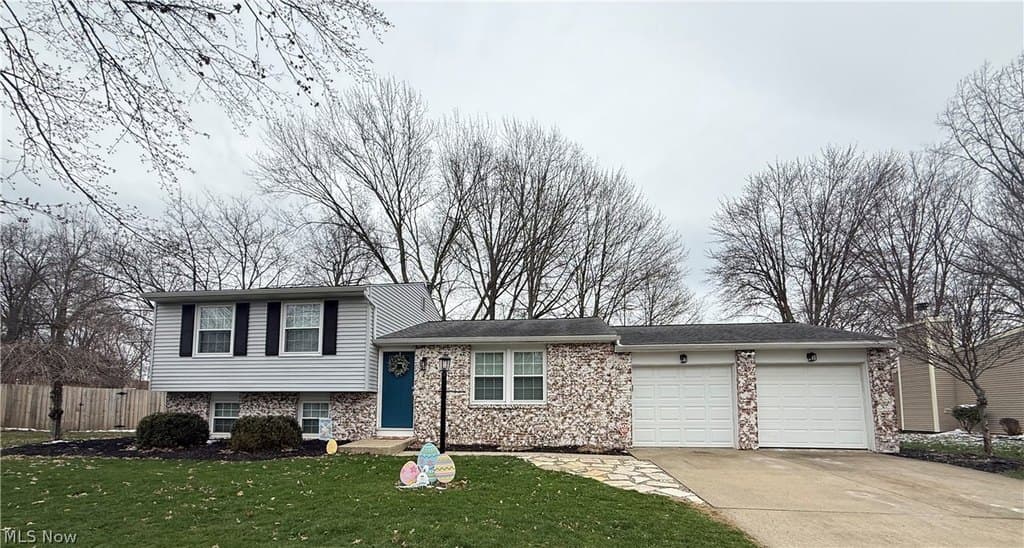 3 bedroom house for sale at 531 Heatherwood Dr SE Howland Center 44484 - $224,900