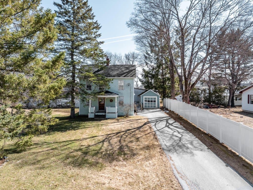 2 bedroom house for sale at 15 Lane St Bangor 04401 - $219,900