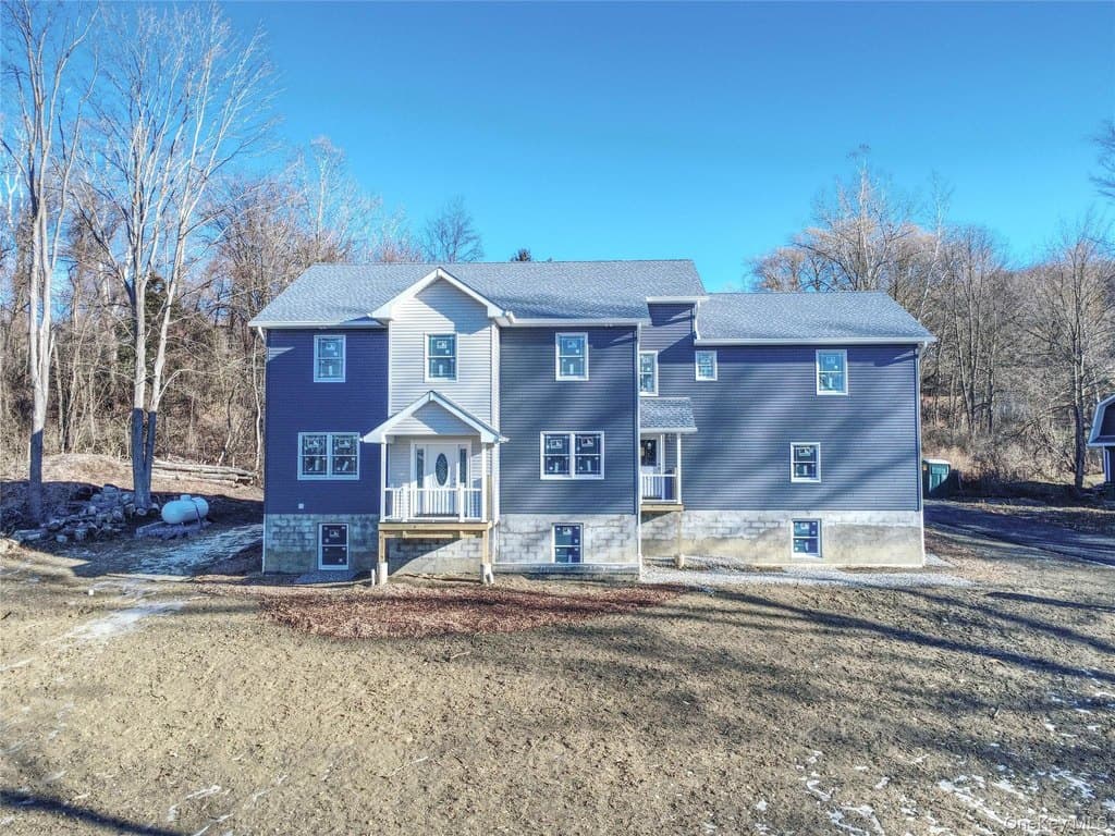 4 bedroom house for sale at 686 Depot Hill Rd Beekman - $749,990