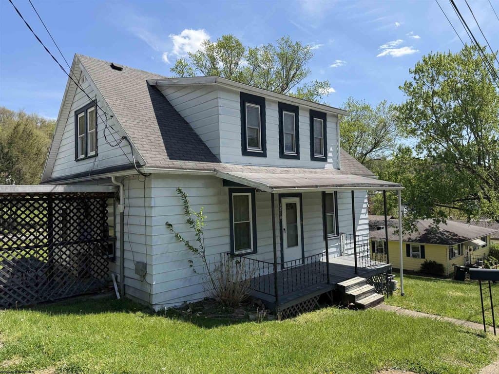 3 bedroom house for sale at 1830 Pearlman Ave Clarksburg 26301 - $99,900