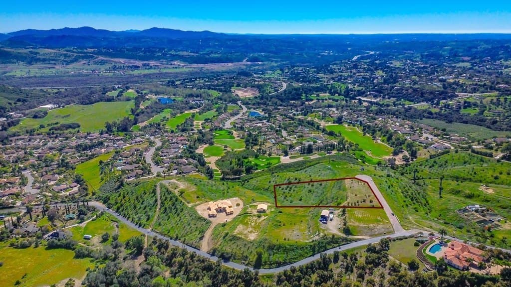 land for sale at Via Vonnie Bonsall - $495,000