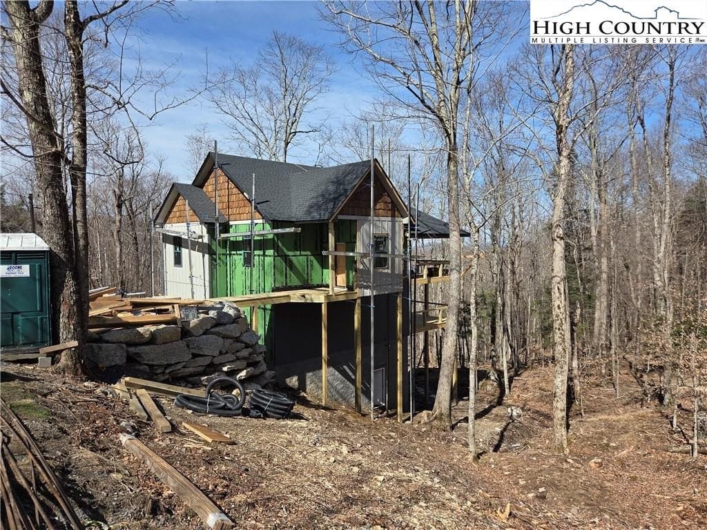 3 bedroom house for sale at 102 Blackberry Trl Beech Mountain - $764,999