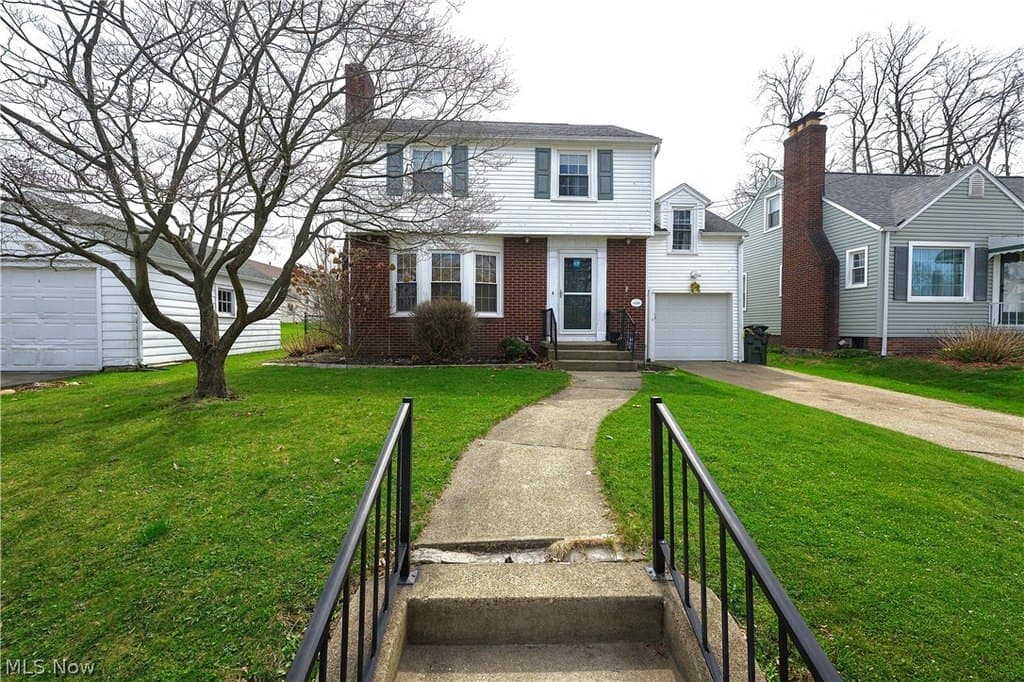3 bedroom house for sale at 1220 Havana Pl NE Canton 44714 - $164,900