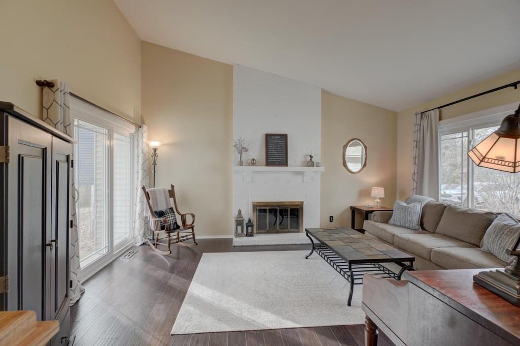 3 bedroom house for sale at 1174 Benton Way Arden Hills - $420,000