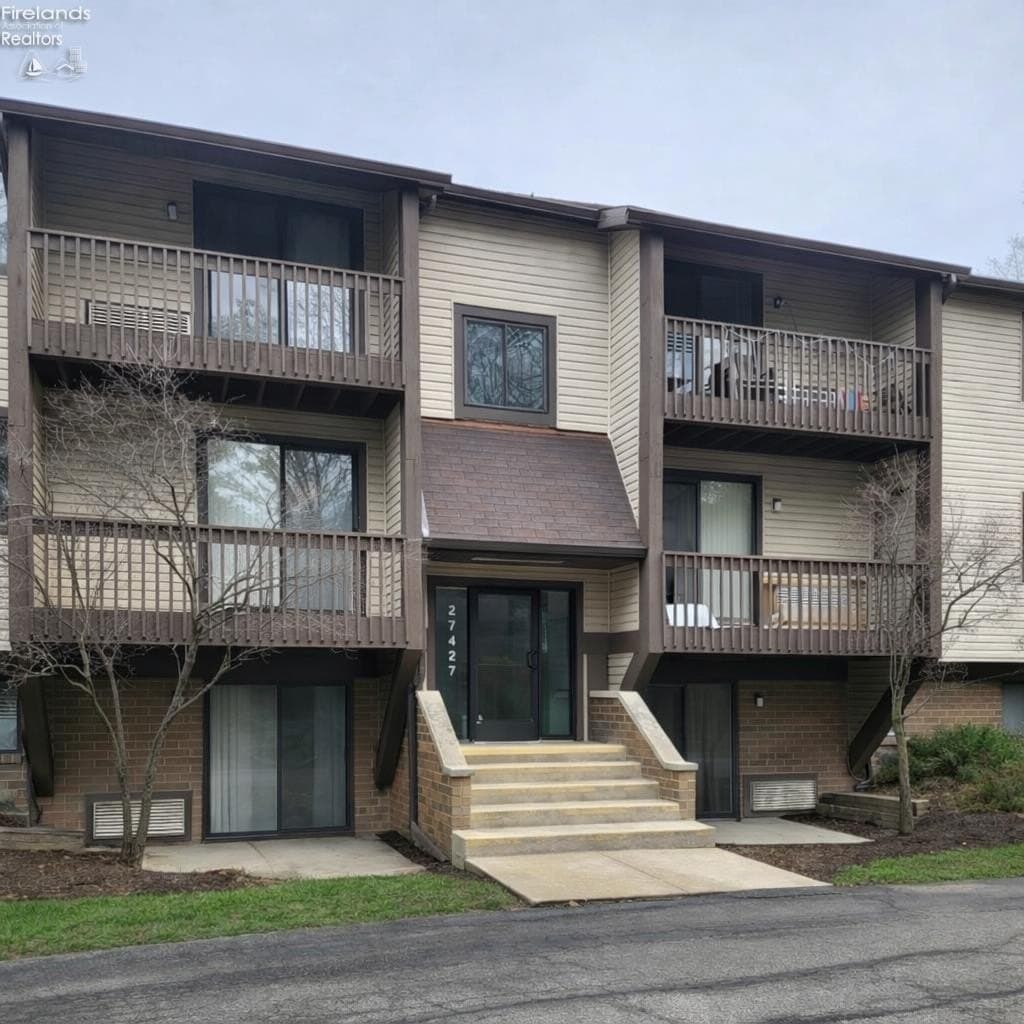 1 bedroom condo for sale at 27427 Westown Blvd Apt 1712 Westlake 44145 - $99,900