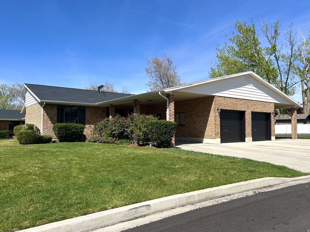 3 bedroom townhouse for sale at 127 N 1080 E Orem 84097 - $512,000