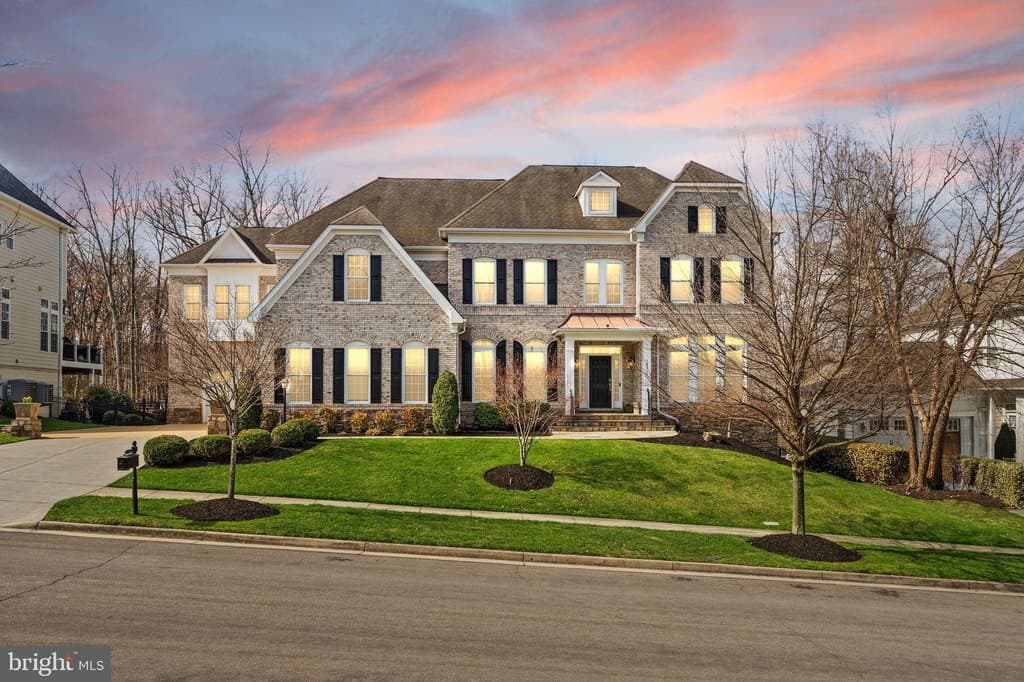 7 bedroom house for sale at 18911 Shropshire Ct Leesburg 20176 - $2,295,000
