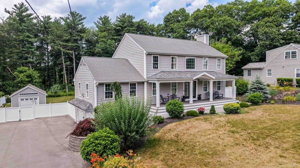 4 bedroom house for sale at 489 Main St Acushnet - $849,999