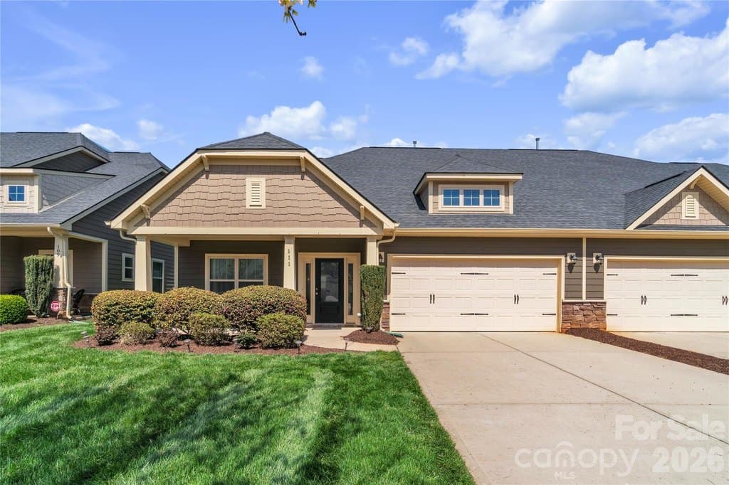 3 bedroom townhouse for sale at 111 Canter Ln Mooresville 28115 - $409,900