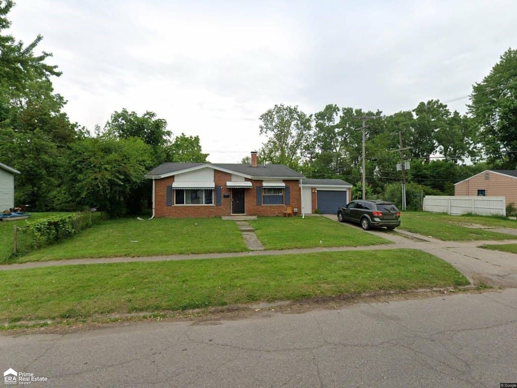 2 bedroom house for sale at 1402 Flamingo Dr Beecher - $69,000