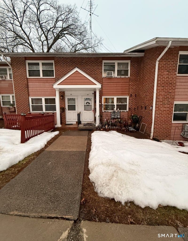 2 bedroom townhouse for sale at 280 Capen St Hartford - $60,000