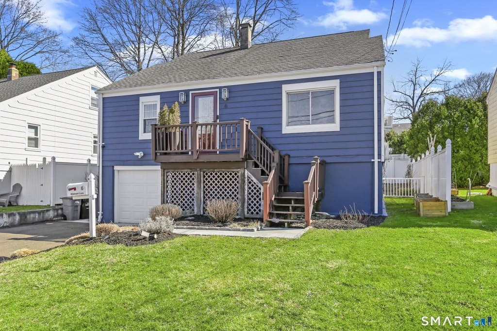 3 bedroom house for sale at 6 Wildmere Ln Norwalk 06851 - $549,000