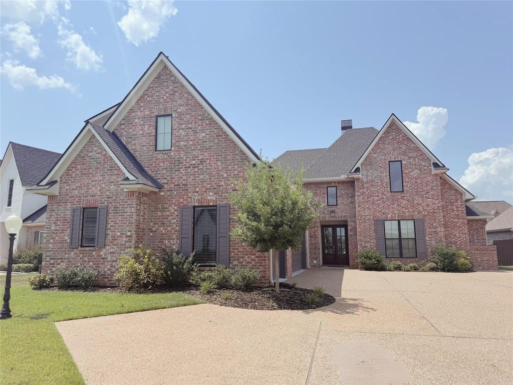 5 bedroom house for sale at 262 Poydras Ave Bossier City - $589,900
