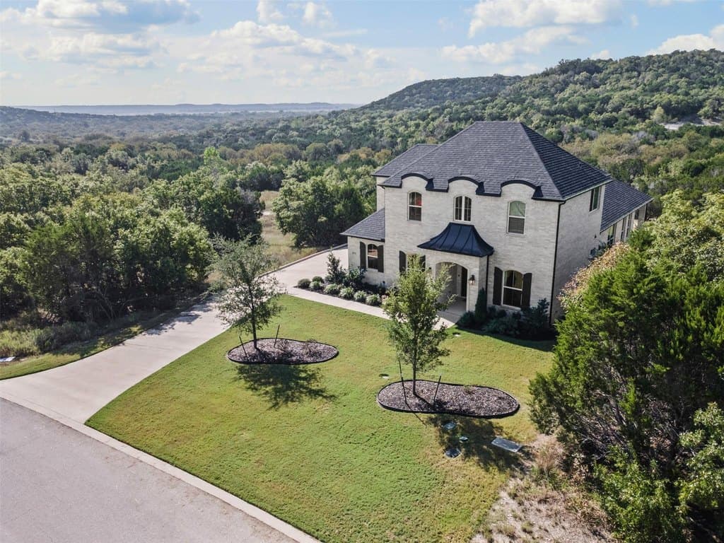 4 bedroom house for sale at 8732 Fullerton Dr Cleburne 76033 - $699,900