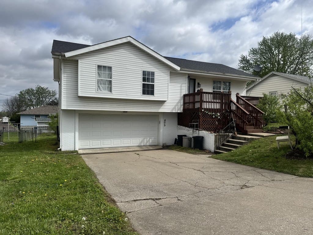 3 bedroom house for sale at 405 High St Marshall 65340 - $220,000