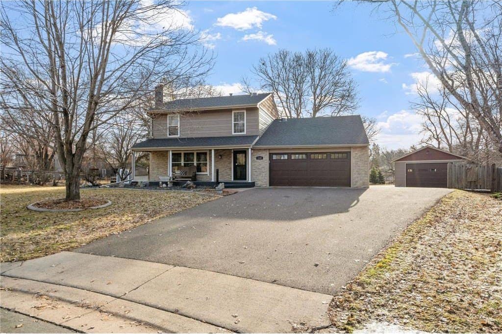 4 bedroom house for sale at 1144 Waldon Pl Arden Hills - $765,000