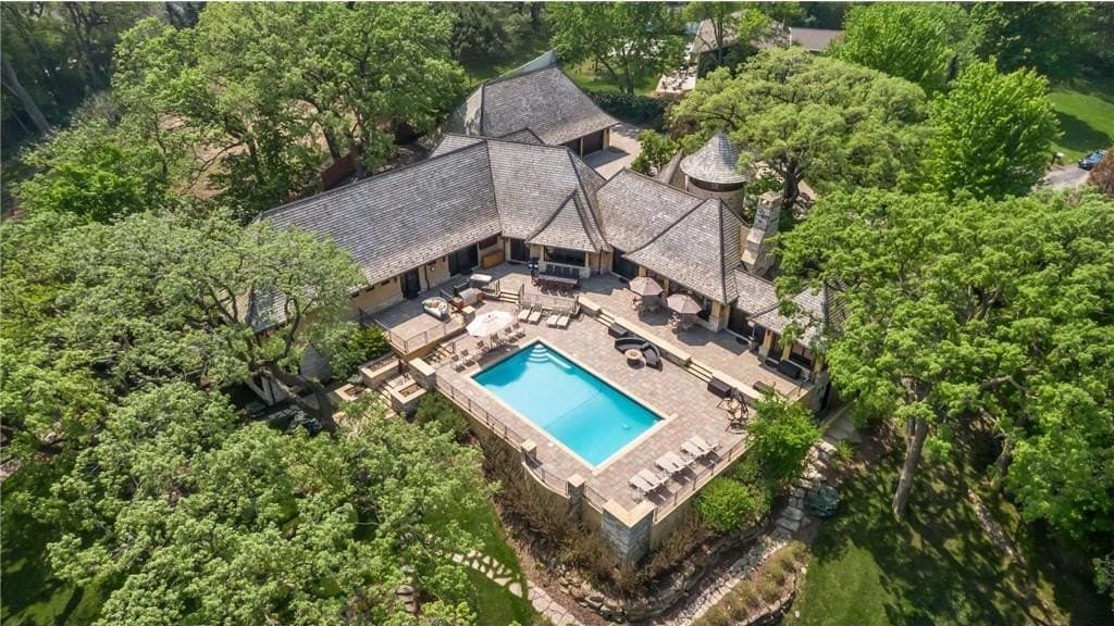 5 bedroom house for sale at 12535 Beach Cir Eden Prairie 55344 - $3,895,000