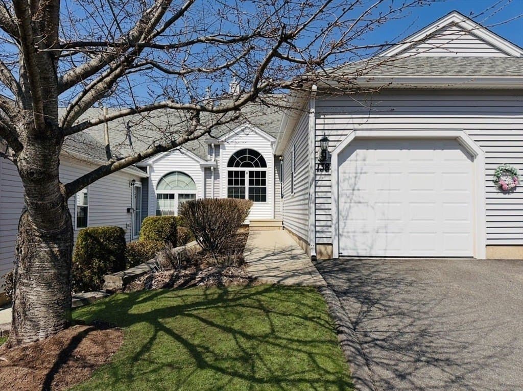 2 bedroom condo for sale at 138 Brookfield Ln Unit 138 Agawam Town - $274,900