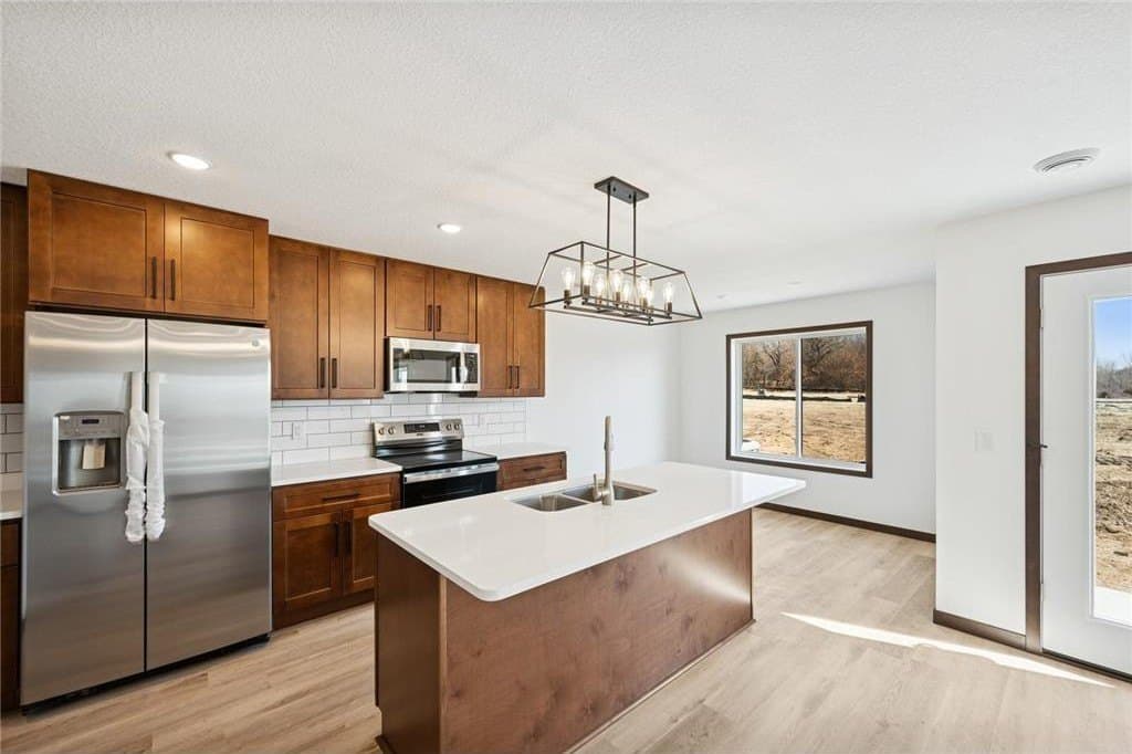 3 bedroom townhouse for sale at 18018 Walnut Cir Big Lake - $274,900