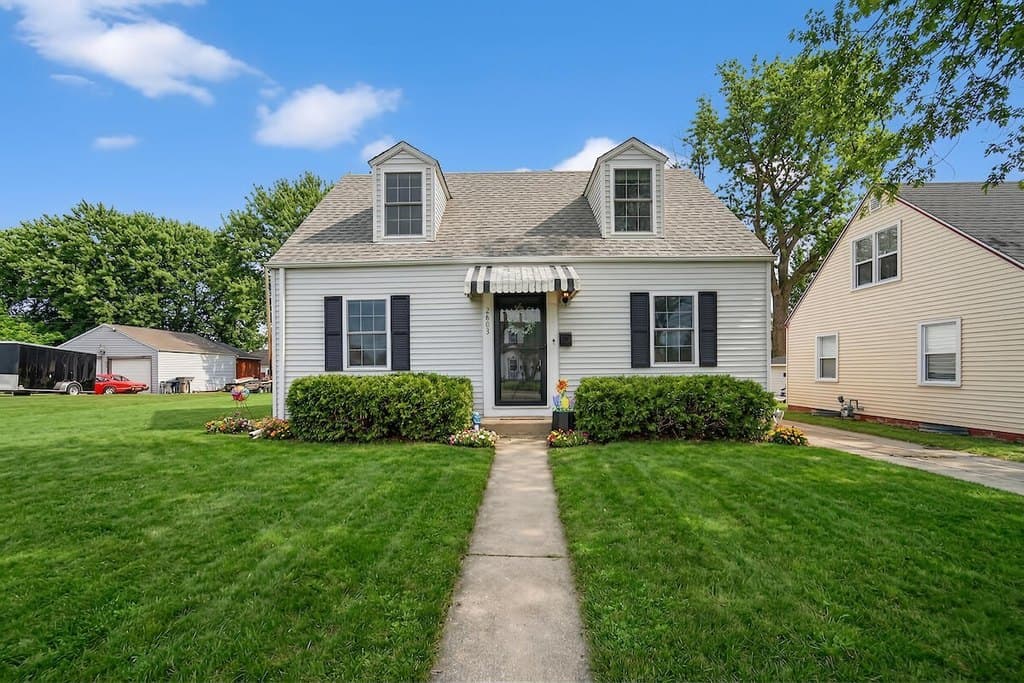 3 bedroom house for sale at 2603 Coolidge Ave Racine 53403 - $239,900