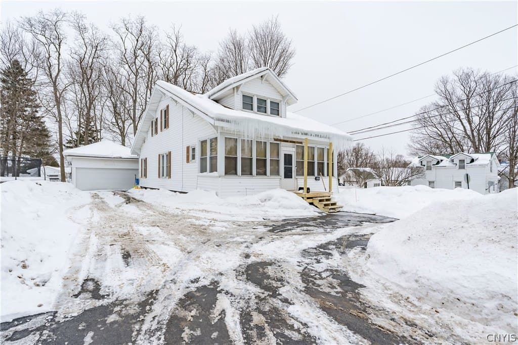 4 bedroom house for sale at 82 Champion St Champion - $239,900