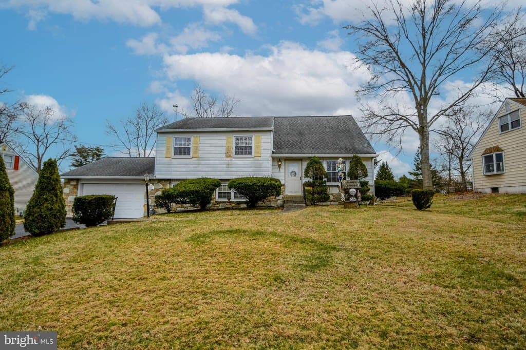 4 bedroom house for sale at 220 Hampshire Dr Brittany Farms-the Highlands - $500,000