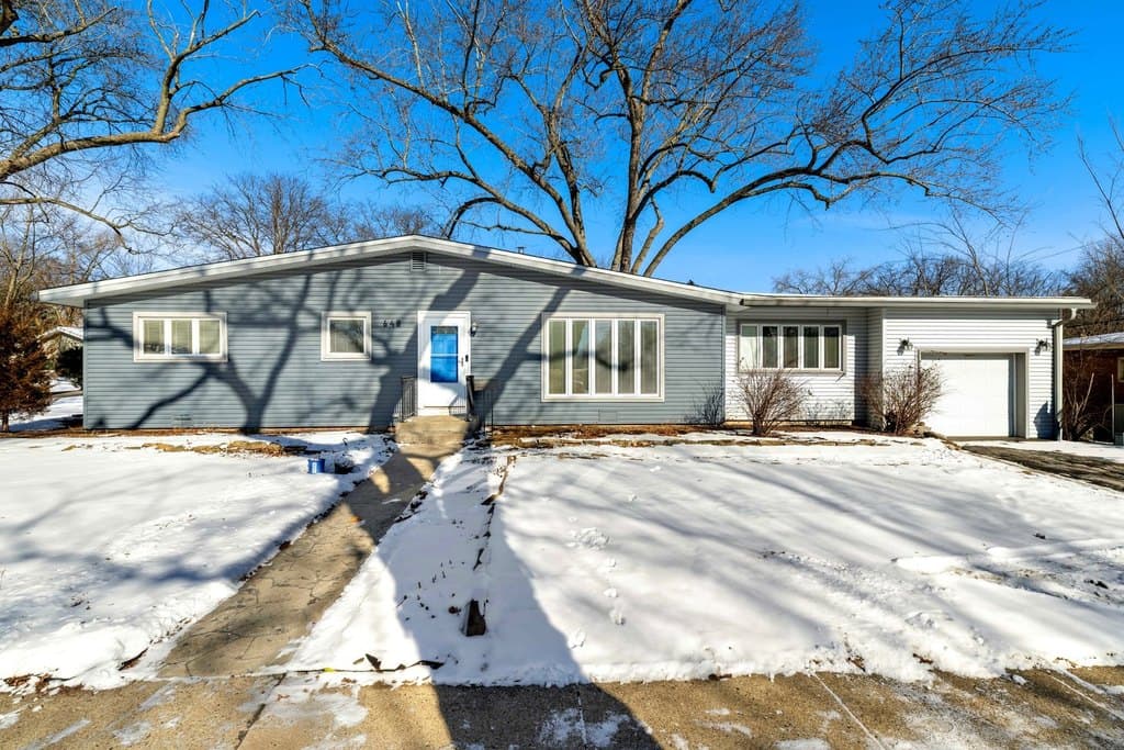 4 bedroom house for sale at 648 E Lincoln St Palatine 60074 - $409,900
