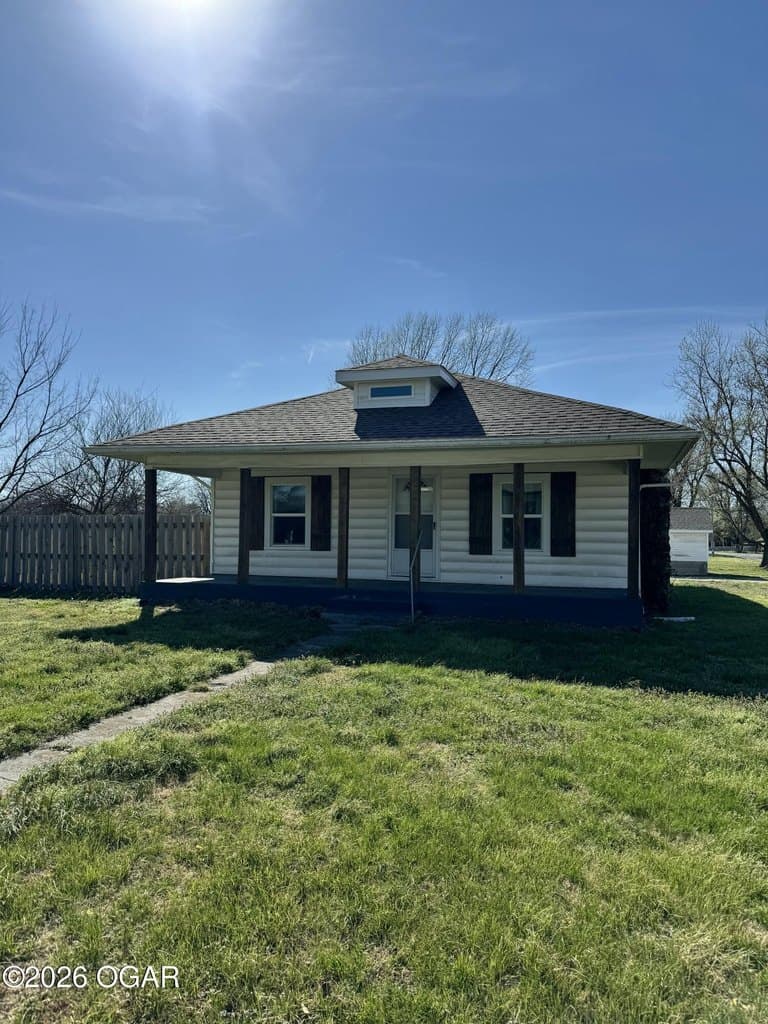 2 bedroom house for sale at 5825 Joplin St Airport Drive - $174,900