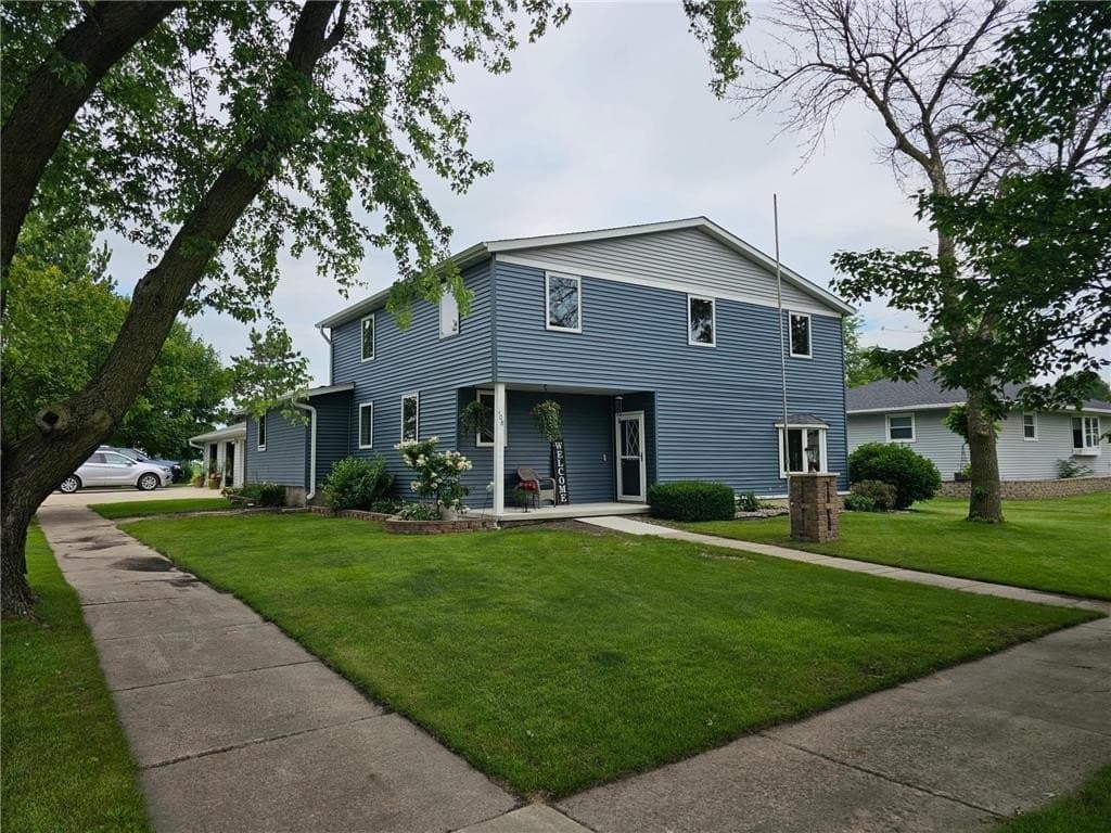 5 bedroom house for sale at 108 NW Lewison St Adams - $354,900