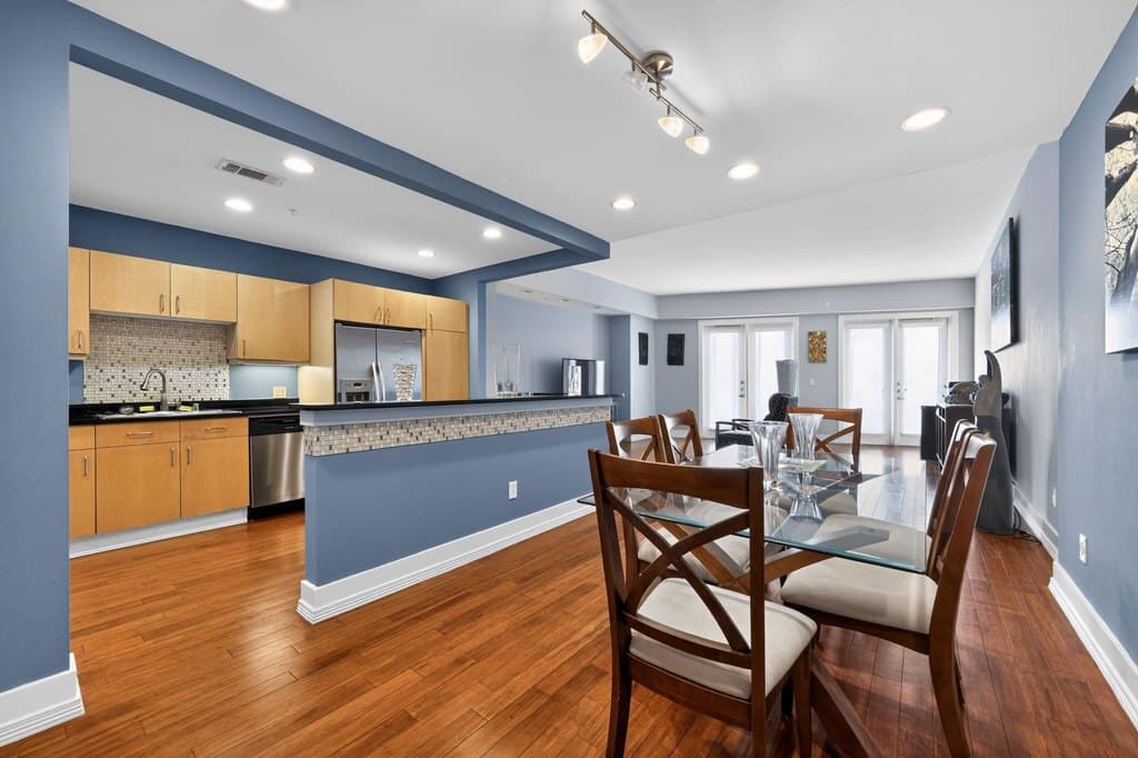 2 bedroom condo for sale at 5055 Addison Cir Ph 713 Addison - $439,900