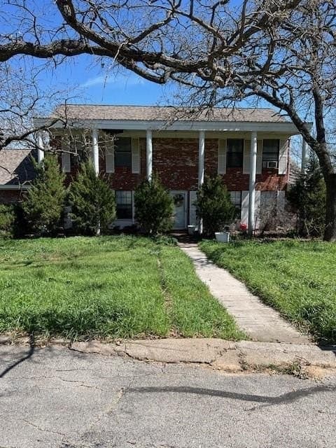 4 bedroom house for sale at 6661 FM 920 Bridgeport - $225,000