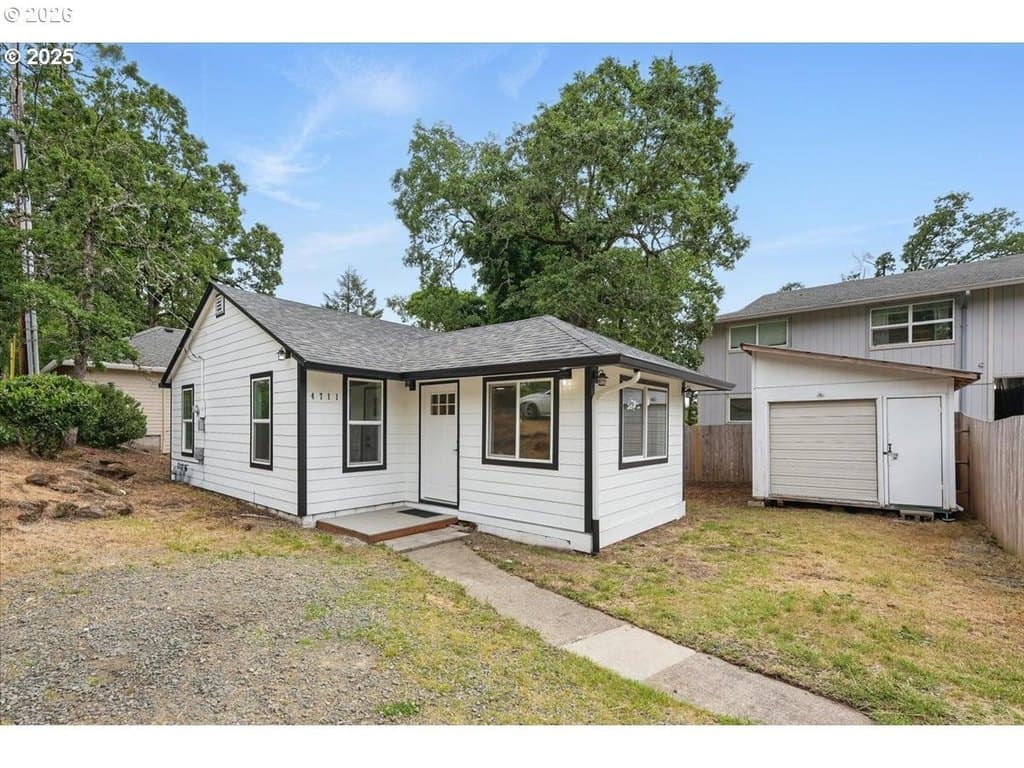 2 bedroom house for sale at 4711 Alder St West Linn 97068 - $450,000