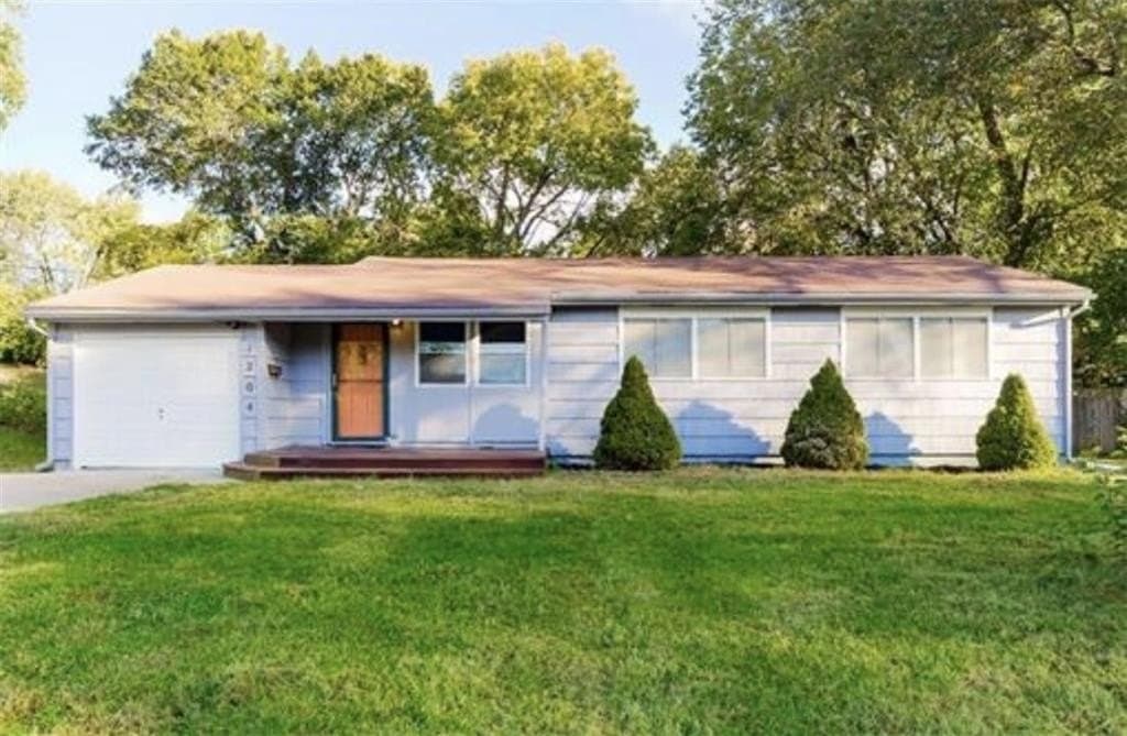 3 bedroom house for sale at 1204 NE 62nd St Gladstone 64118 - $218,900